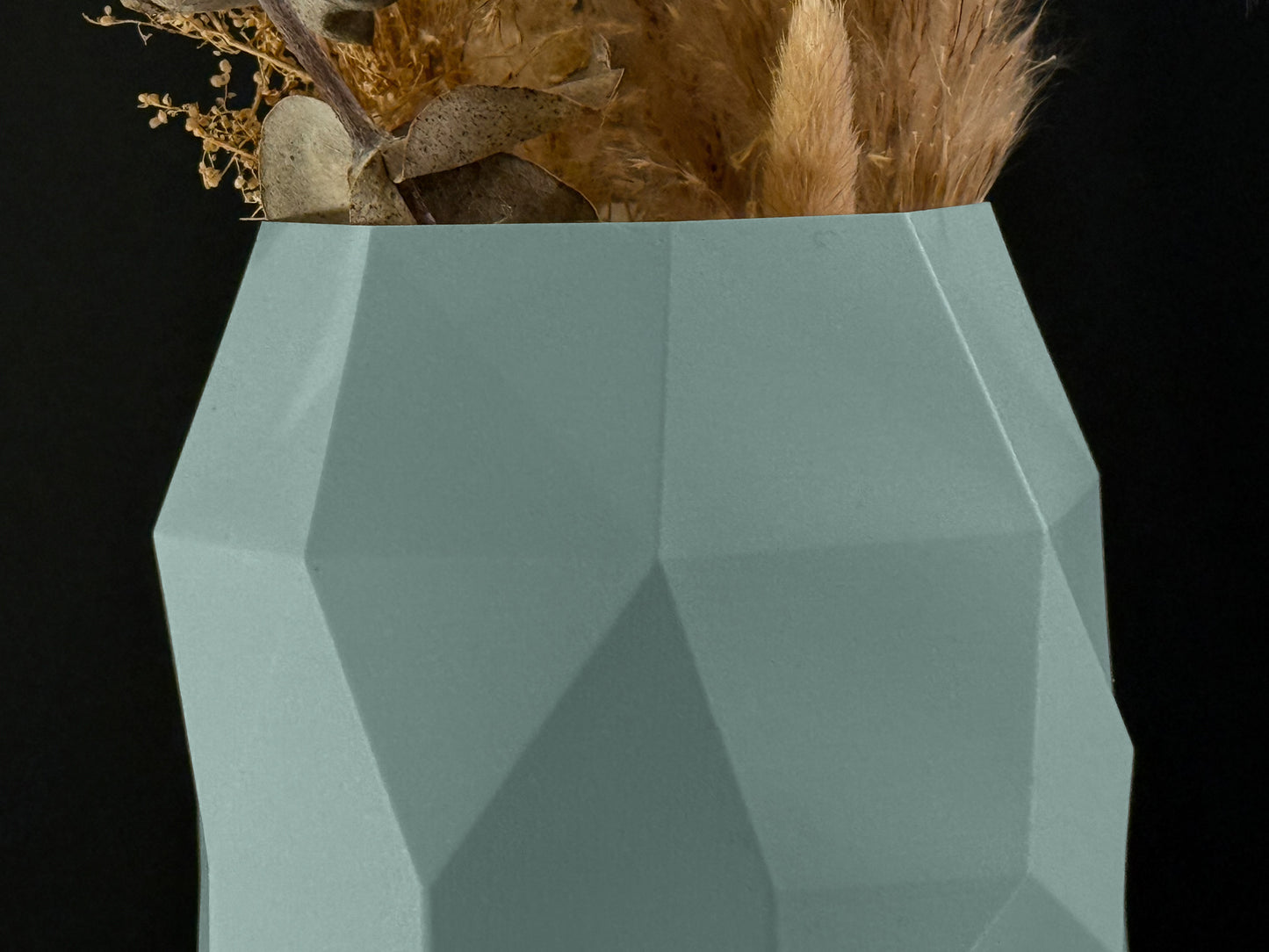 Vase Low Poly Design
